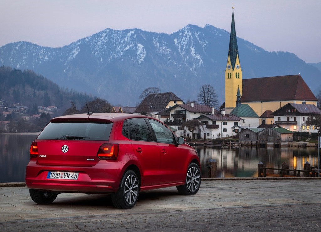 De huidige Volkswagen Polo gaat inmiddels grofweg acht jaar mee, dus VW acht het tijd voor een nieuwe. De volgende generatie Polo schijnt een stuk dynamischer te gaan worden.