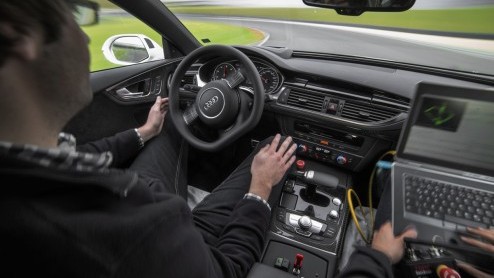 Audi MediaTV zendt livestream uit van autonoom rijdende Audi RS7 concept car op Hockenheim circuit. De snelle ronde vindt plaats op 19 oktober 2014.