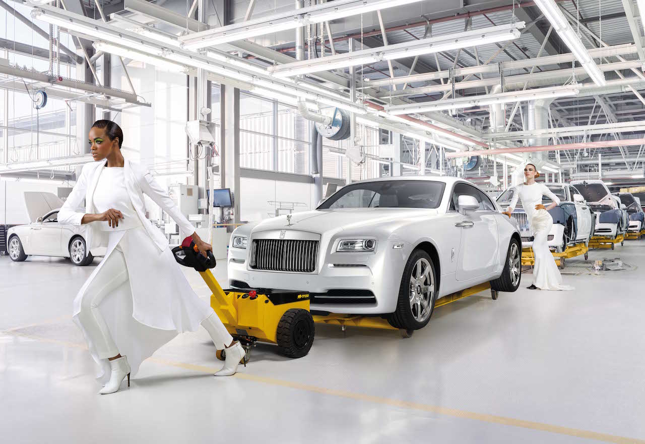 Rolls-Royce Wraith Inpsired by Fashion is ontwikkeld als rijdende haute couture met afwerking ontleend uit de mode-industrie.