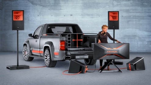 Volkswagen Amarok Power met 3.0 TDI V6 272 pk en 5000 Watt audio-installatie voor DJ naar Wrthersee 2014.