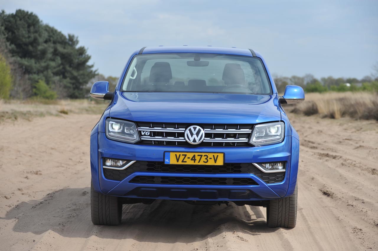 De bestaande Amarok pick-up is door Volkswagen flink aangepakt. De auto beschikt onder meer over een nieuwe V6 dieselmotor die een hernieuwde kennismaking vraagt.