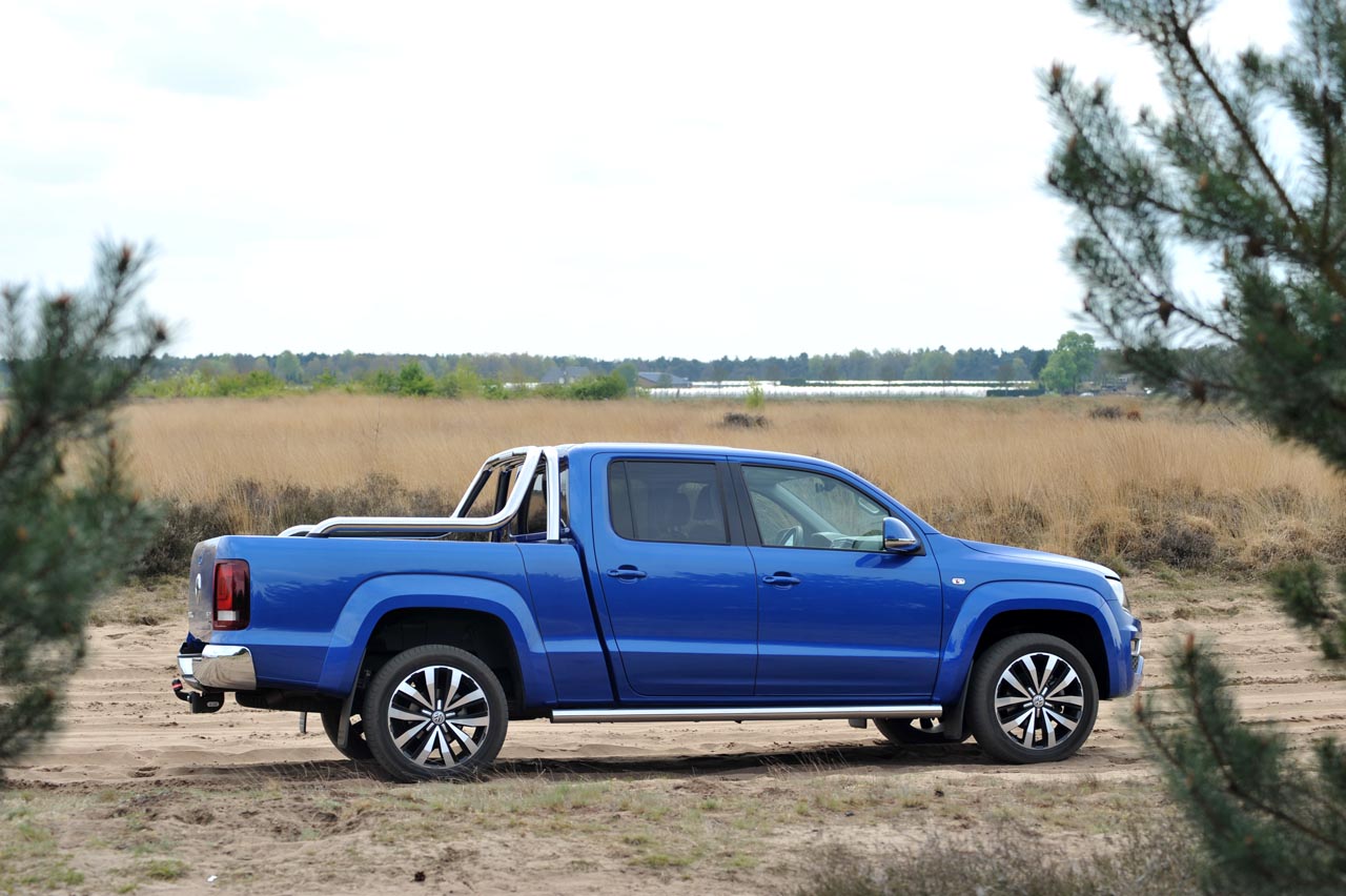 De bestaande Amarok pick-up is door Volkswagen flink aangepakt. De auto beschikt onder meer over een nieuwe V6 dieselmotor die een hernieuwde kennismaking vraagt.