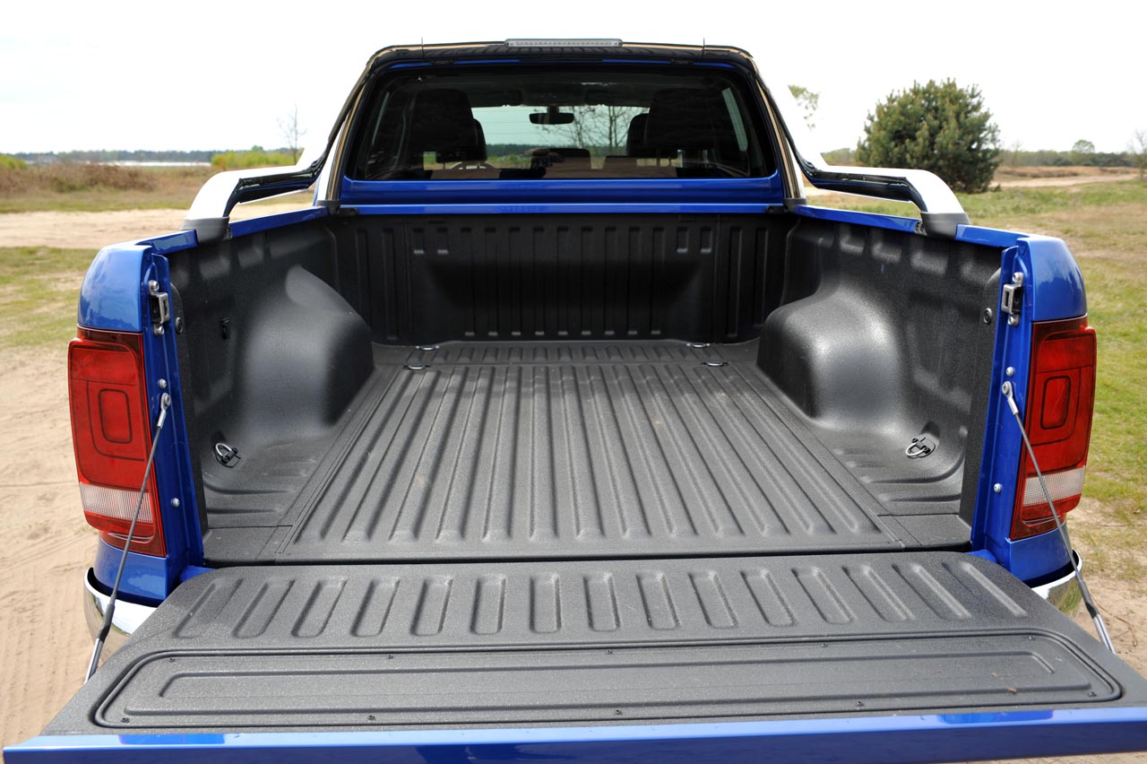 De bestaande Amarok pick-up is door Volkswagen flink aangepakt. De auto beschikt onder meer over een nieuwe V6 dieselmotor die een hernieuwde kennismaking vraagt.