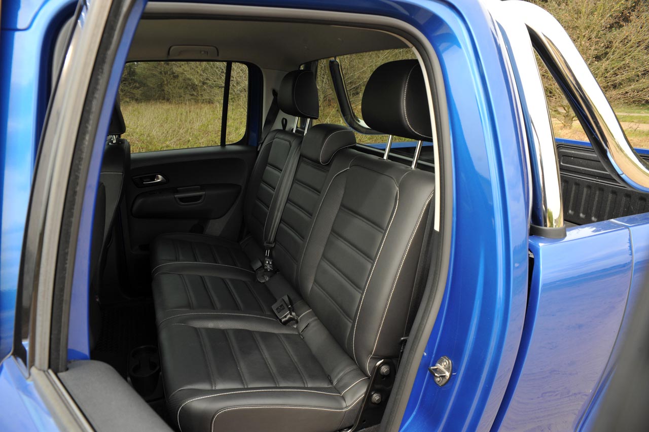 De bestaande Amarok pick-up is door Volkswagen flink aangepakt. De auto beschikt onder meer over een nieuwe V6 dieselmotor die een hernieuwde kennismaking vraagt.
