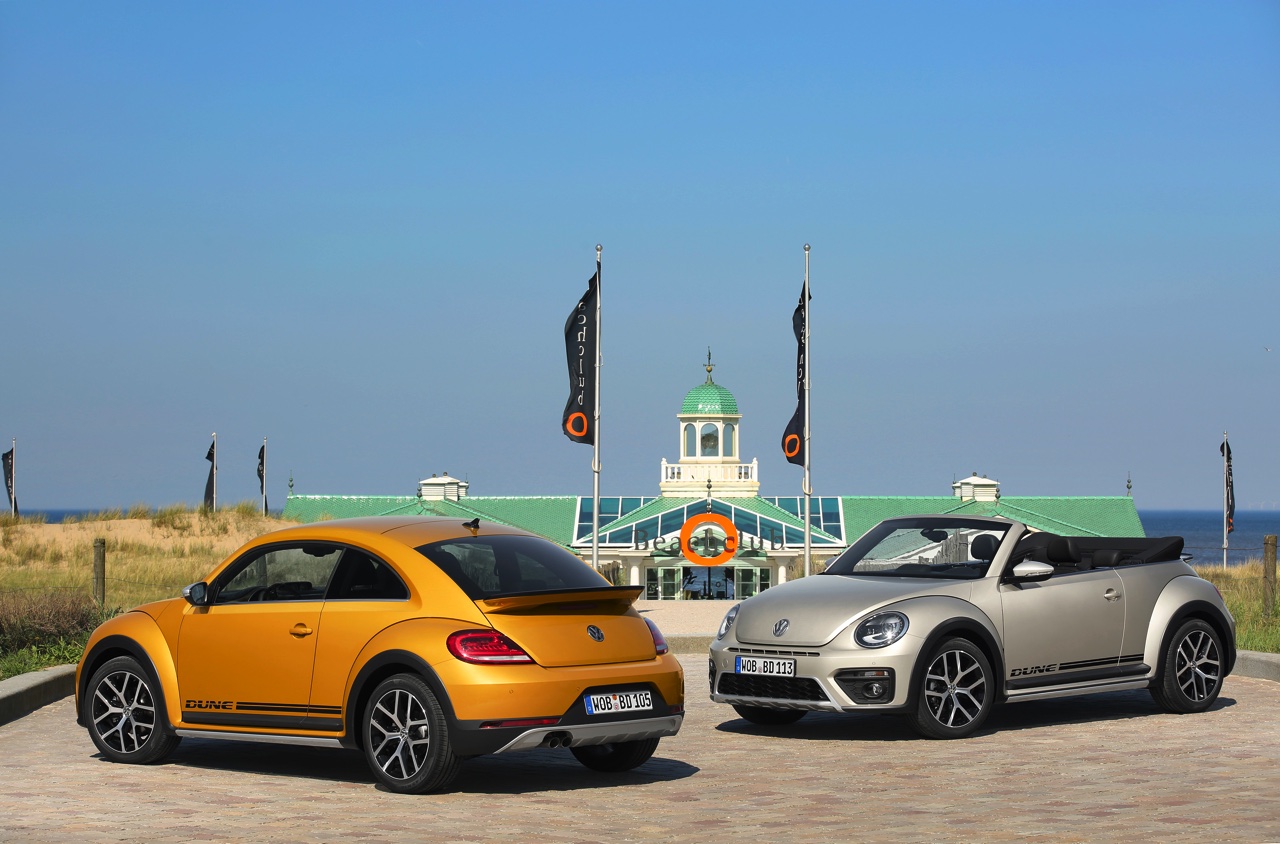Autotest Volkswagen Beetle Dune, de stoere Beetle met historische verantwoording. AutoVandaag rijdt met de Beetle Dune 1.4 TSI en 2.0 TSI DSG.
