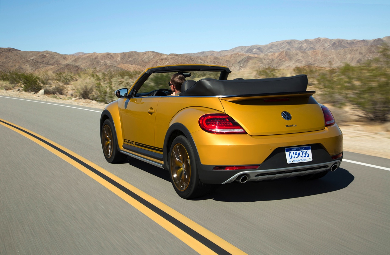 Volkswagen Beetle Dune toch naar Nederland. Het is een extra stoere uitvoering met verhoogde rijhoogte.