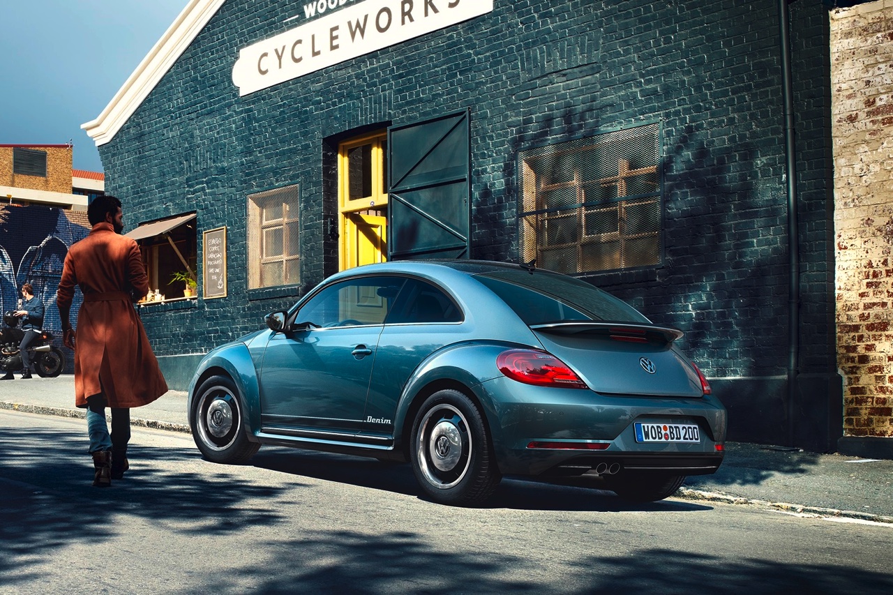 Prijzen en uitvoeringen Volkswagen Beetle. In de zomer van 2016 krijgt de iconische Volkswagen een mini facelift met updates en komt de stoere Beetle Dune de showroom vergezellen.