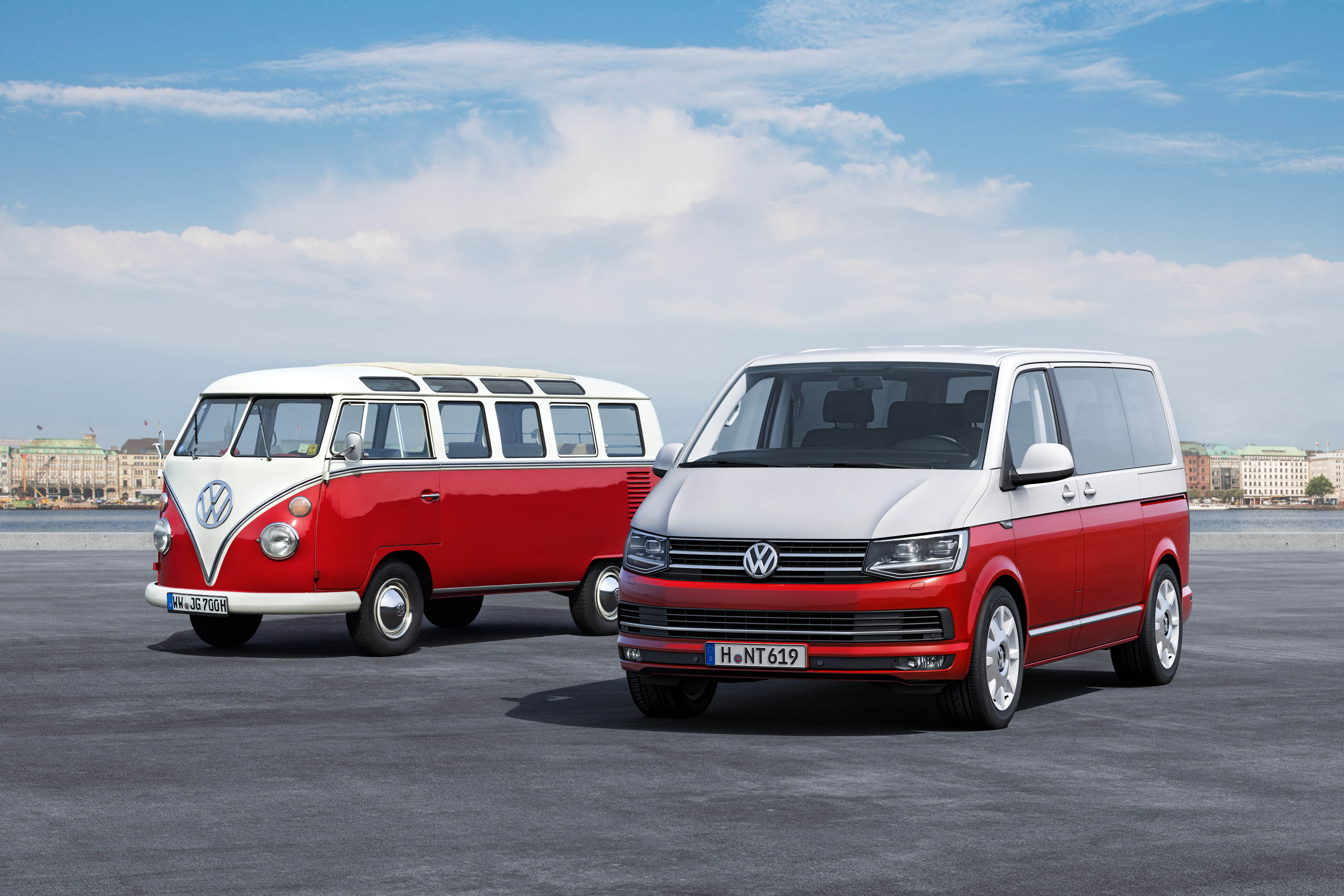 Volkswagen Transporer T1 Bulli zorgt met Porsche genen en 530 pk motor voor spektakel op Wrthersee Treffen 2015.