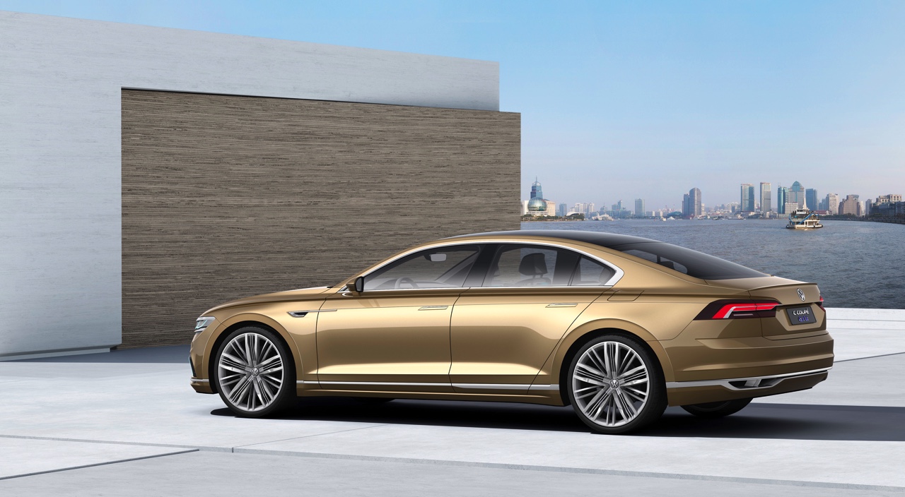 Volkswagen C Coup GTE is een studiemodel van vijf meter, een voorproefje van nieuwe sedans die Volkswagen in de planning heeft, waaronder een Phaeton.