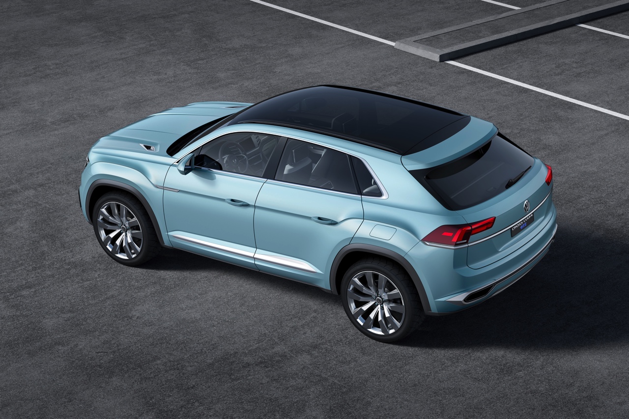 Primeur op NAIAS 2015: Volkswagen Cross Coup GTE is een SUV concept car met V6 plug-in hybride techniek, gebaseerd op het MQB-platform. In 2016 komt het productiemodel op de markt.