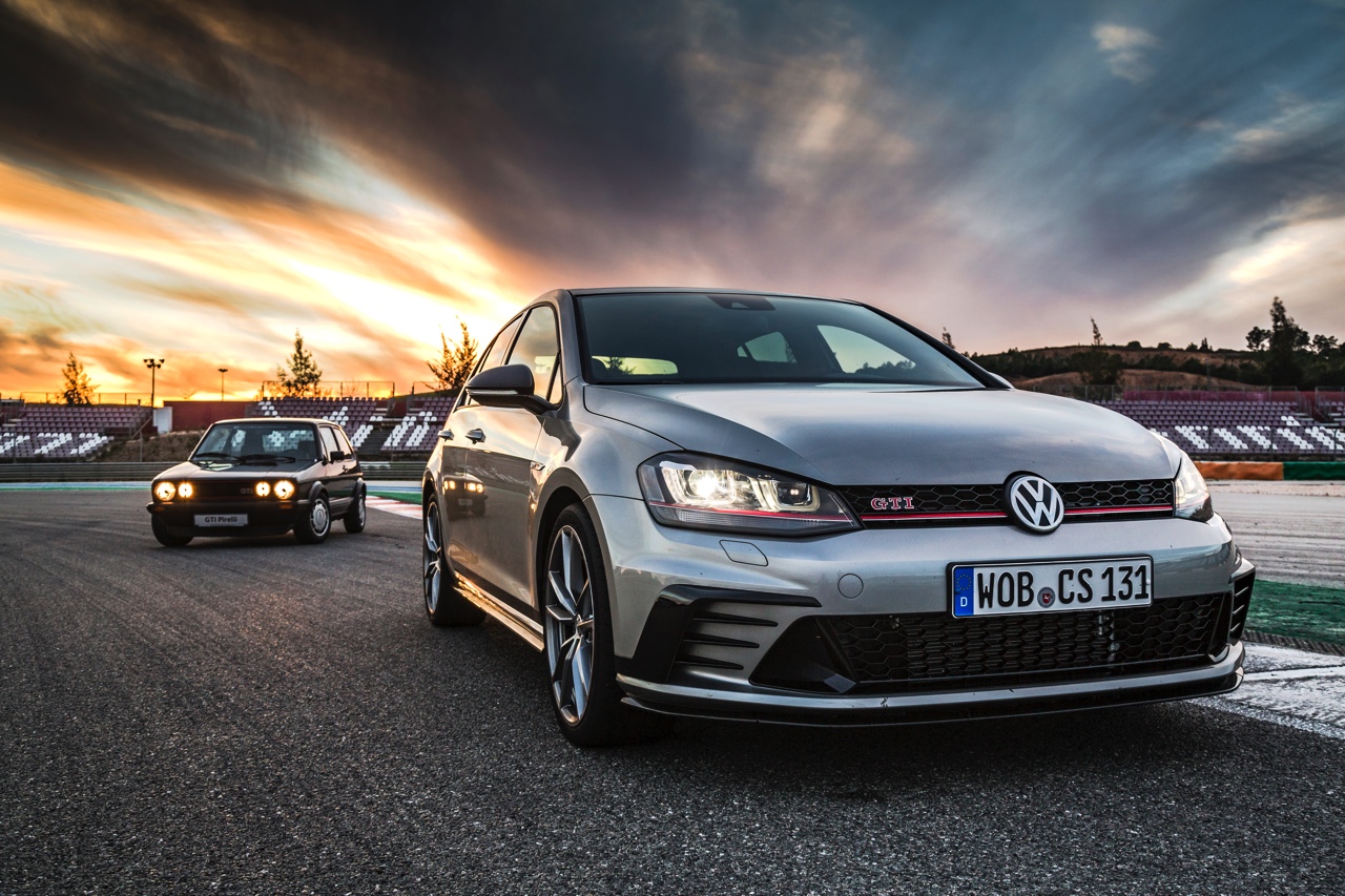 Volkswagen Golf GTI Clubsport tussen GTI en R geprijsd. Voor een prijs van 43.490 euro krijg je een Golf met maximaal 290 pk op de voorwielen. Eind maart 2016 staat de introductie voor Nederland.