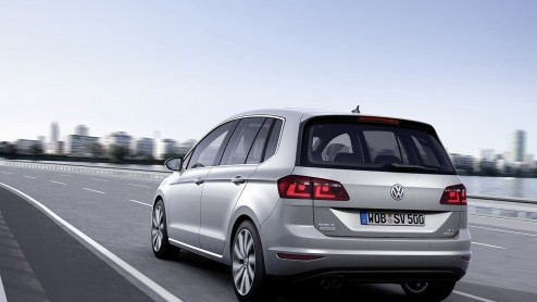 De opvolger van de Volkswagen Golf Plus debuteert in juni op de Nederlandse markt en heet voortaan Sportsvan. De prijslijst start bij 22.690 euro en dat is bijna 2.000 euro gunstiger.