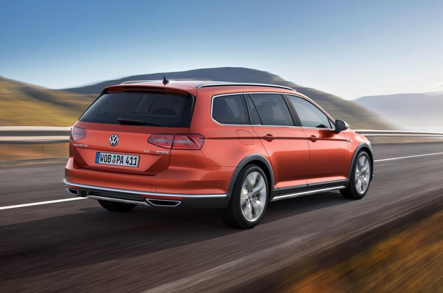 Verbrede spatborden, stoerdere bumpers, vierwielaandrijving en wat hoger op z'n poten. Volkswagen stelt in Genve de Passat Alltrack voor.
