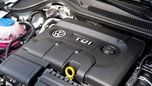 Autotest Volkswagen Polo BlueMotion 2014. In deze rijtest van de vernieuwde Polo BlueMotion met 1.4 TDI leren we dat een nieuwe dieselmotor en opgewaardeerde uitrusting wonderen doet.