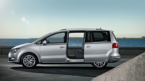 Volkswagen Sharan vanaf nu standaard zevenzitter, geleverd als Comfortline. De prijzen zijn verlaagd en beginnen bij 43.490 euro.