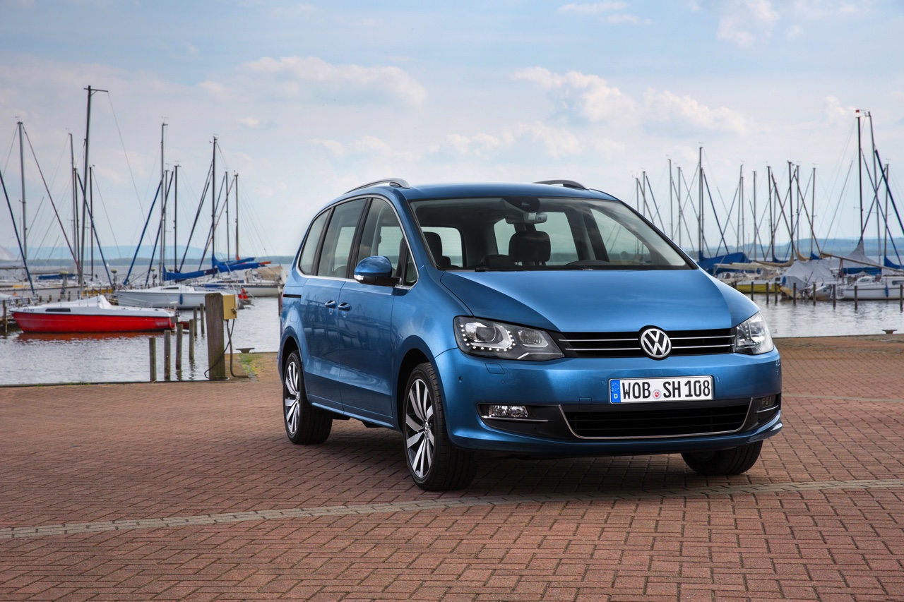 Autotest Volkswagen Sharan, het faceliftmodel is in 2015 subtiel opgefrist met meer uitrusting en nieuwe motoren. We reden de 1.4 TSI en 2.0 TDI.