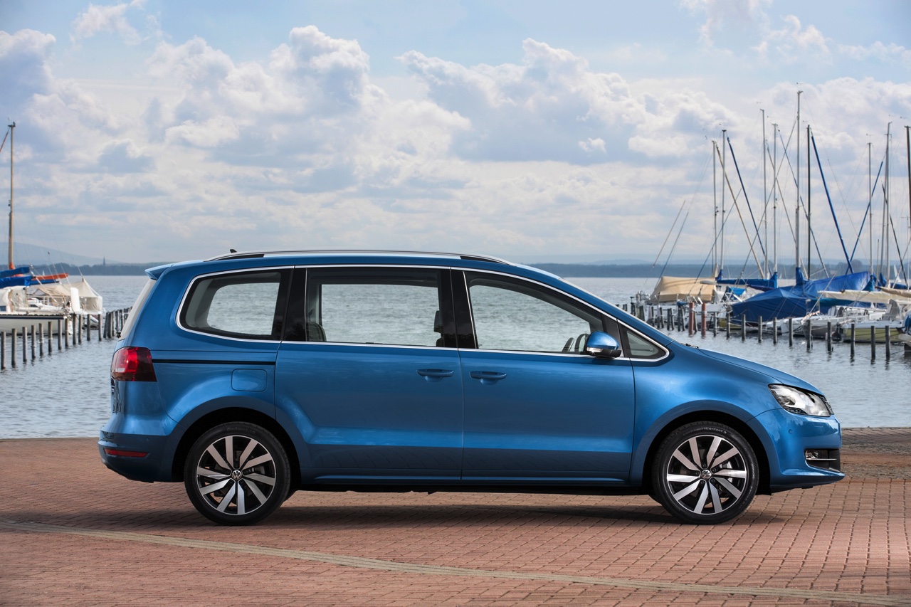 Autotest Volkswagen Sharan, het faceliftmodel is in 2015 subtiel opgefrist met meer uitrusting en nieuwe motoren. We reden de 1.4 TSI en 2.0 TDI.