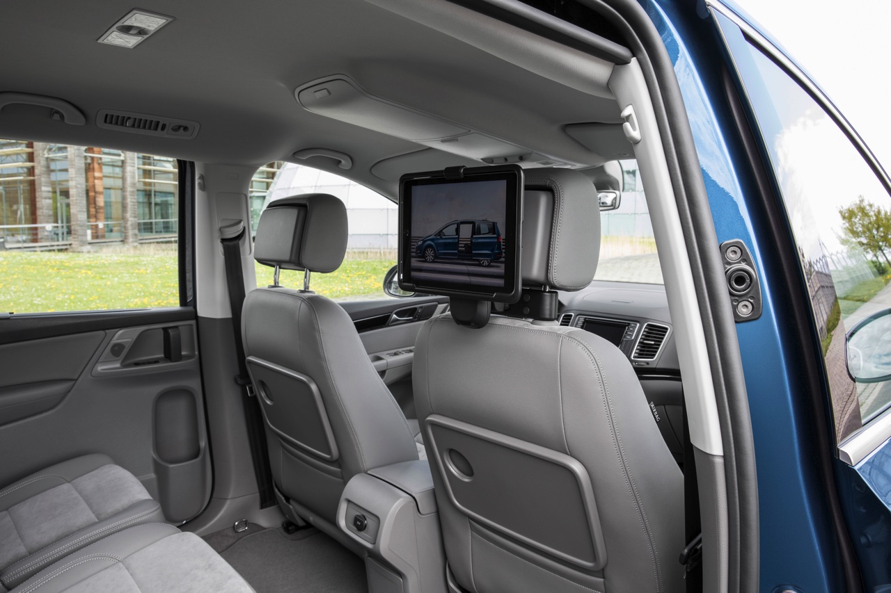 Autotest Volkswagen Sharan, het faceliftmodel is in 2015 subtiel opgefrist met meer uitrusting en nieuwe motoren. We reden de 1.4 TSI en 2.0 TDI.