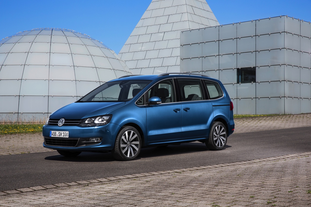 Autotest Volkswagen Sharan, het faceliftmodel is in 2015 subtiel opgefrist met meer uitrusting en nieuwe motoren. We reden de 1.4 TSI en 2.0 TDI.