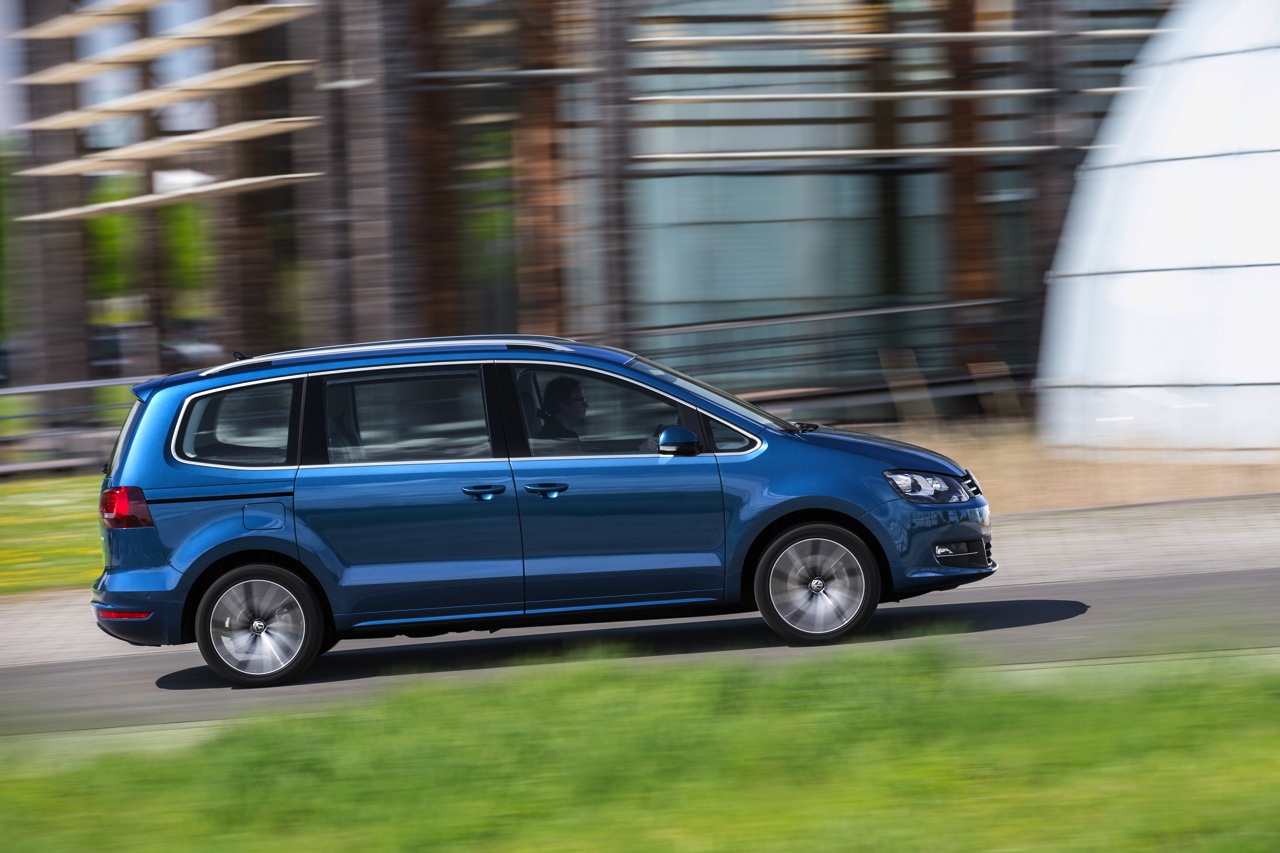 Autotest Volkswagen Sharan, het faceliftmodel is in 2015 subtiel opgefrist met meer uitrusting en nieuwe motoren. We reden de 1.4 TSI en 2.0 TDI.
