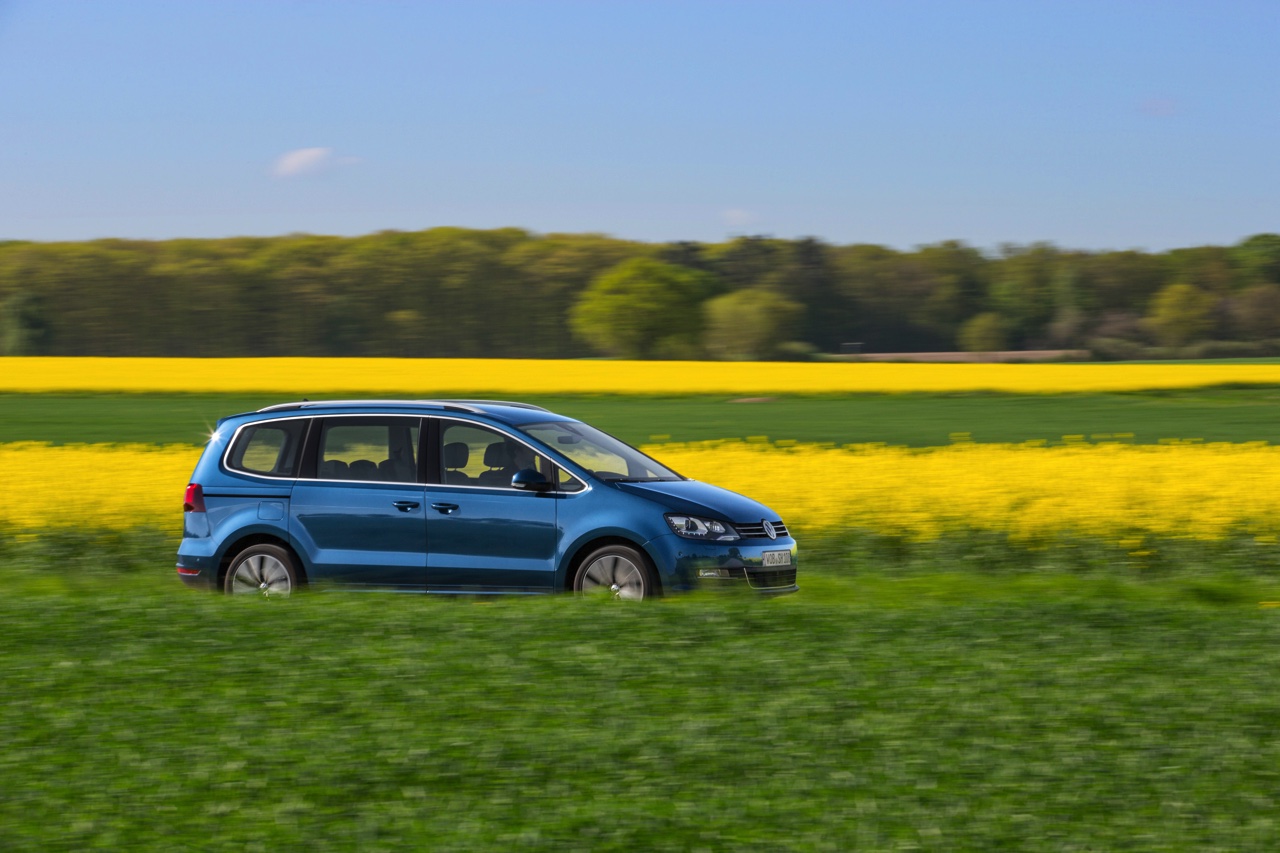 Autotest Volkswagen Sharan, het faceliftmodel is in 2015 subtiel opgefrist met meer uitrusting en nieuwe motoren. We reden de 1.4 TSI en 2.0 TDI.