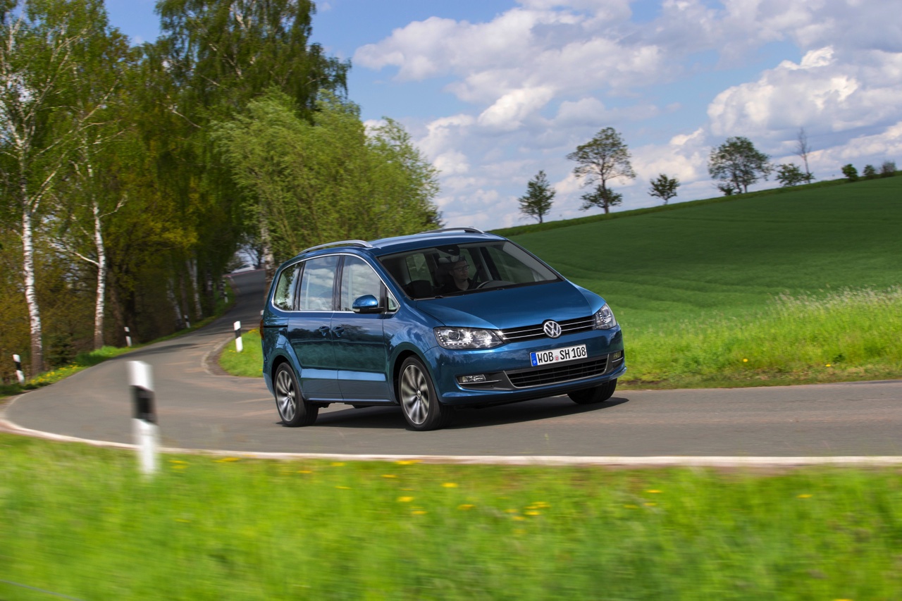 Autotest Volkswagen Sharan, het faceliftmodel is in 2015 subtiel opgefrist met meer uitrusting en nieuwe motoren. We reden de 1.4 TSI en 2.0 TDI.