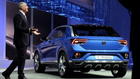 Volkswagen is voornemens zijn SUV-gamma flink uit te breiden. In Genve toont de fabrikant deze T-Roc Concept, een driedeurs crossover tussen de Taigun en Tiguan.