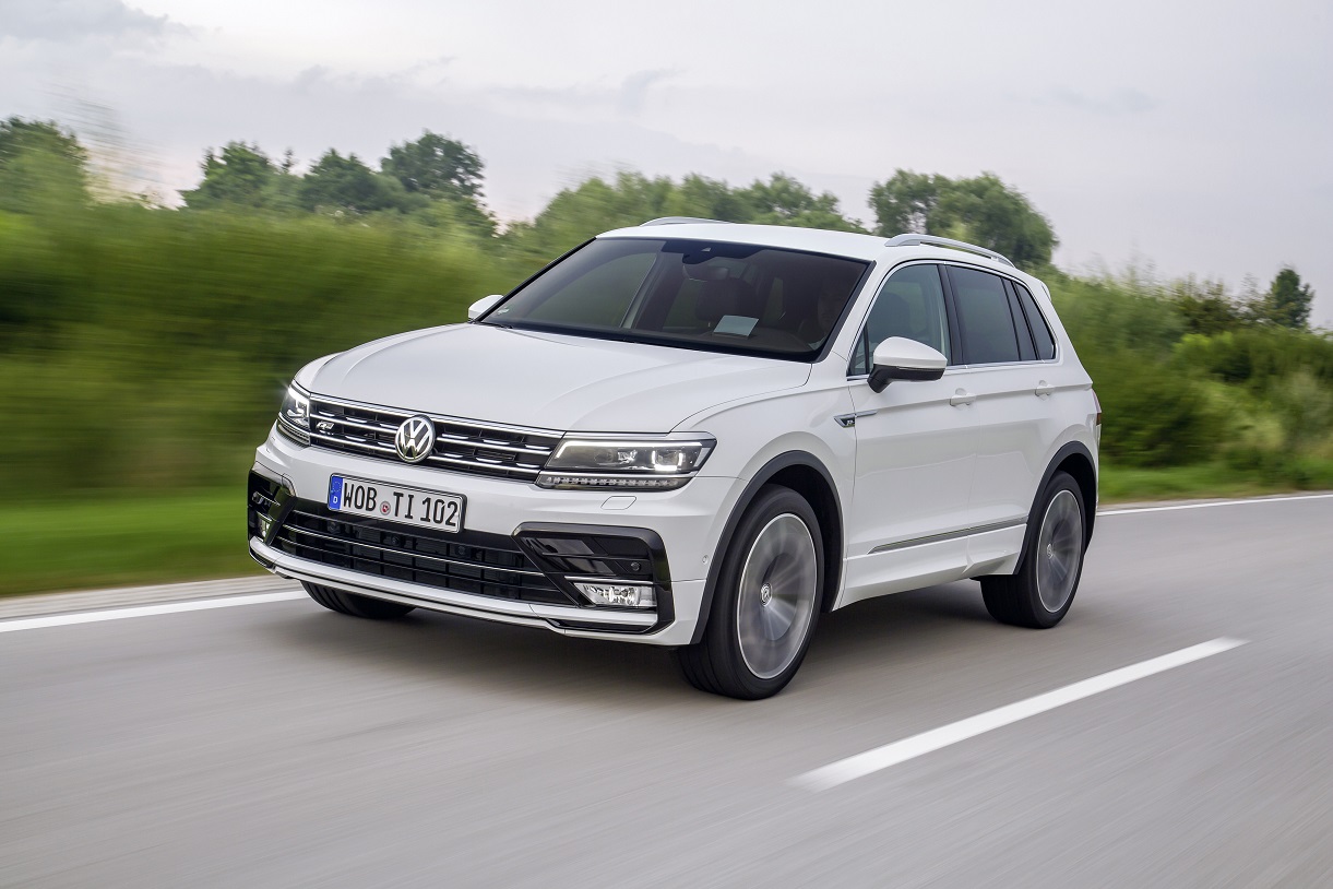 De Volkswagen Tiguan wordt voorzien van de 2.0 TSI uit de Golf GTI. Hoe bevalt de 'Tiguan GTI'? AutoVandaag zocht het uit met een rijtest.