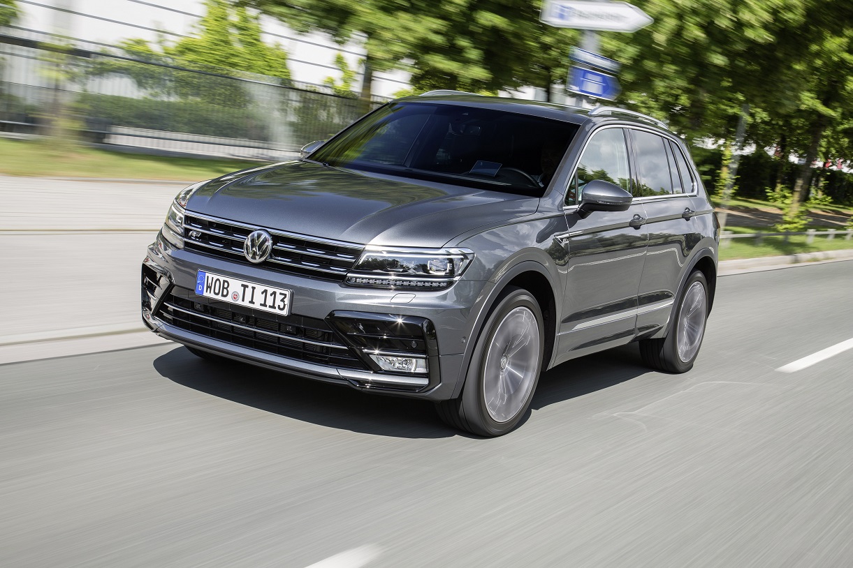 De Volkswagen Tiguan wordt voorzien van de 2.0 TSI uit de Golf GTI. Hoe bevalt de 'Tiguan GTI'? AutoVandaag zocht het uit met een rijtest.