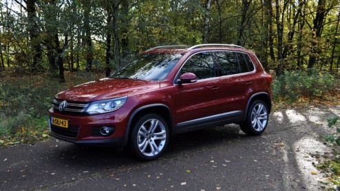 Autotest Volkswagen Tiguan 1.4 TSI DSG. Als antwoord op een veelgehoorde vraag van Nederlandse klanten is de voorwielaangedreven Volkswagen Tiguan 1.4 TSI er voortaan ook met zestraps DSG-automaat.