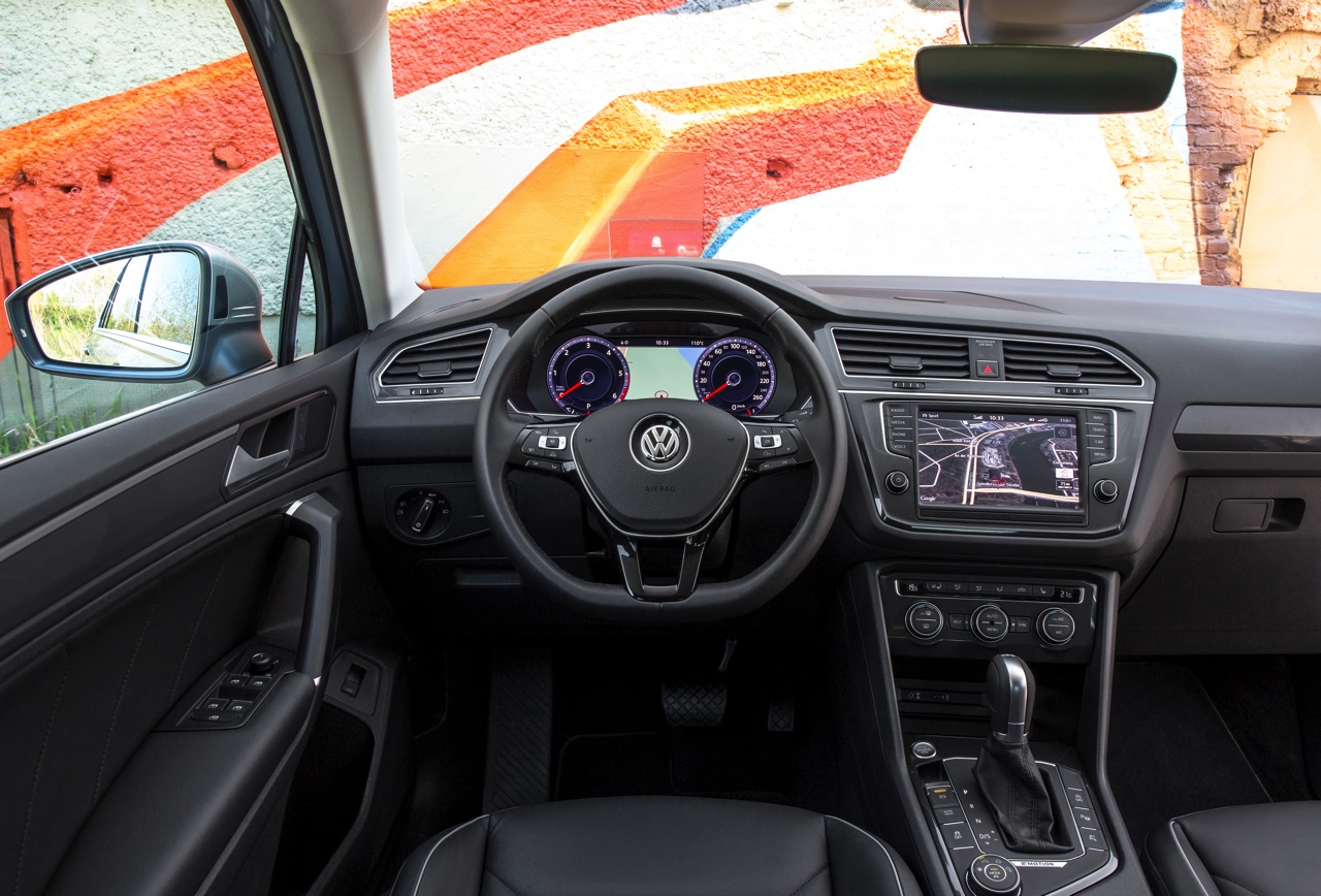 Autotest nieuwe Volkswagen Tiguan 2.0 TDI 150 pk, de nieuwe SUV van Volkswagen op het MQB-platform. Heeft de nieuwe Tiguan nog betere kwaliteiten dan zijn voorganger? AutoVandaag rijdt de eerste km's.