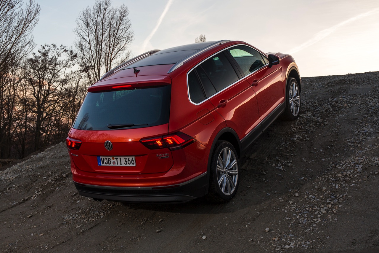 Autotest nieuwe Volkswagen Tiguan 2.0 TDI 150 pk, de nieuwe SUV van Volkswagen op het MQB-platform. Heeft de nieuwe Tiguan nog betere kwaliteiten dan zijn voorganger? AutoVandaag rijdt de eerste km's.