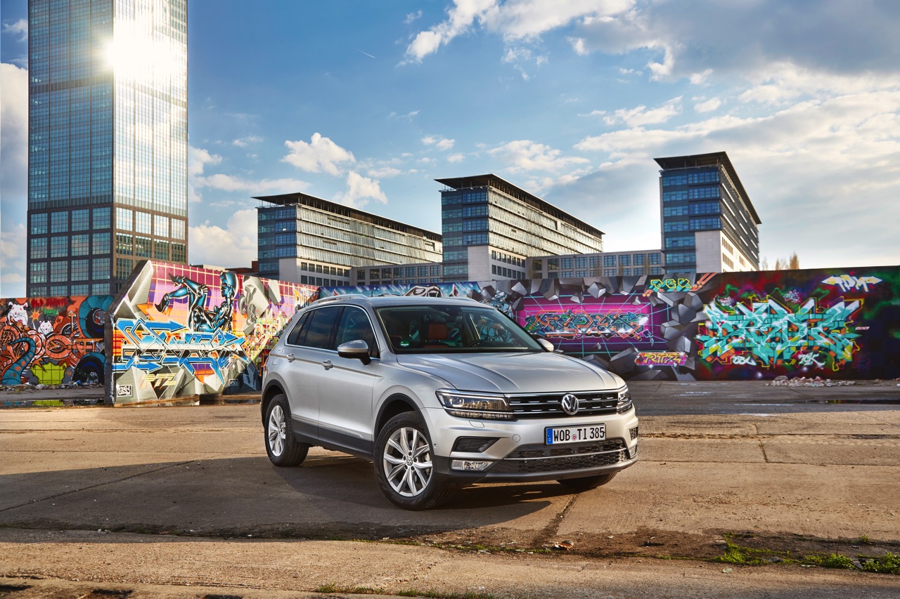 Autotest nieuwe Volkswagen Tiguan 2.0 TDI 150 pk, de nieuwe SUV van Volkswagen op het MQB-platform. Heeft de nieuwe Tiguan nog betere kwaliteiten dan zijn voorganger? AutoVandaag rijdt de eerste km's.