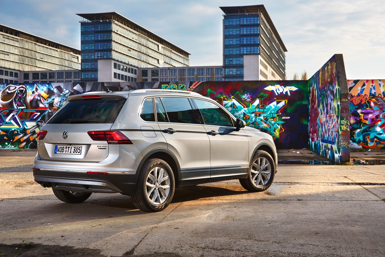 Autotest nieuwe Volkswagen Tiguan 2.0 TDI 150 pk, de nieuwe SUV van Volkswagen op het MQB-platform. Heeft de nieuwe Tiguan nog betere kwaliteiten dan zijn voorganger? AutoVandaag rijdt de eerste km's.