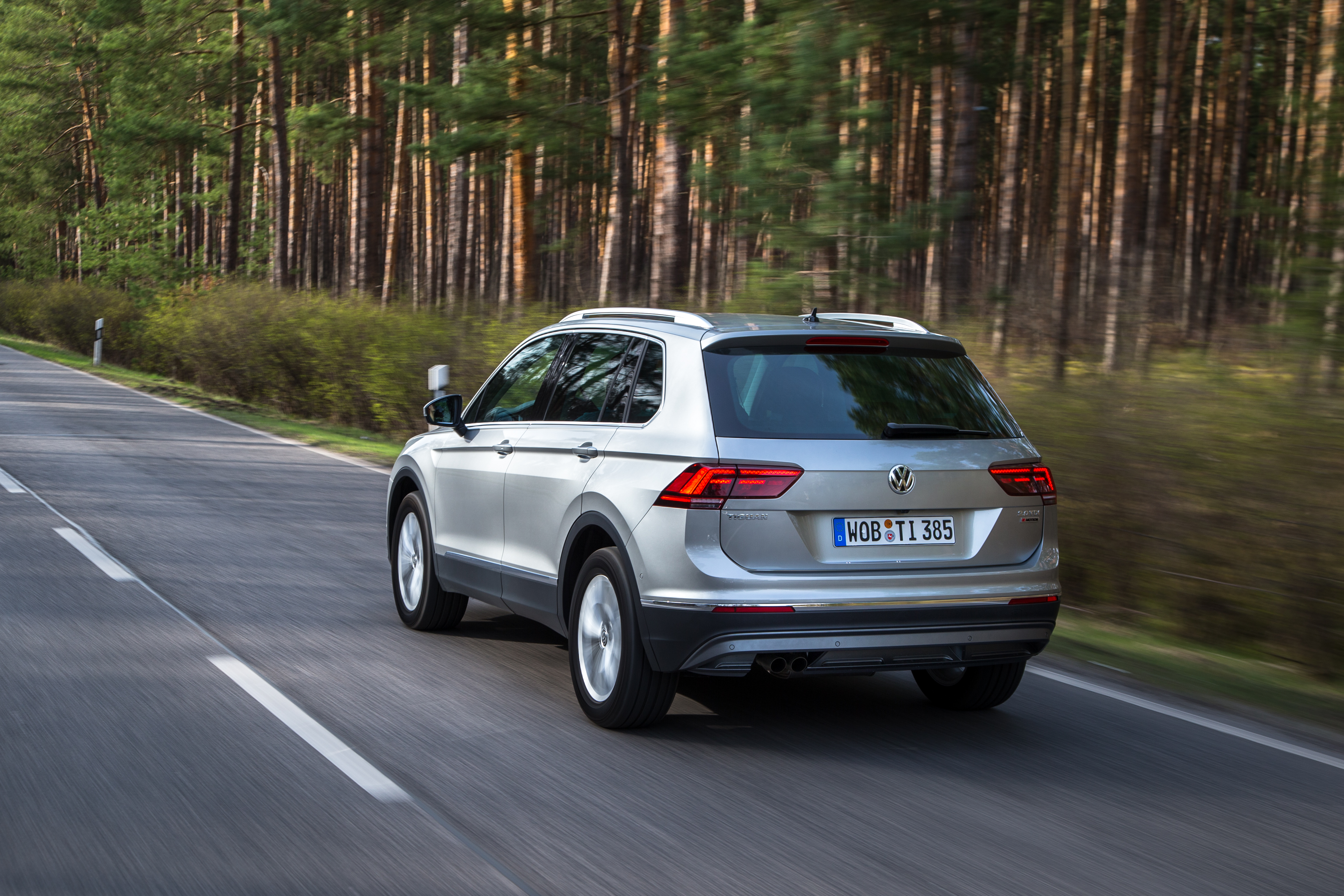 Autotest nieuwe Volkswagen Tiguan 2.0 TDI 150 pk, de nieuwe SUV van Volkswagen op het MQB-platform. Heeft de nieuwe Tiguan nog betere kwaliteiten dan zijn voorganger? AutoVandaag rijdt de eerste km's.