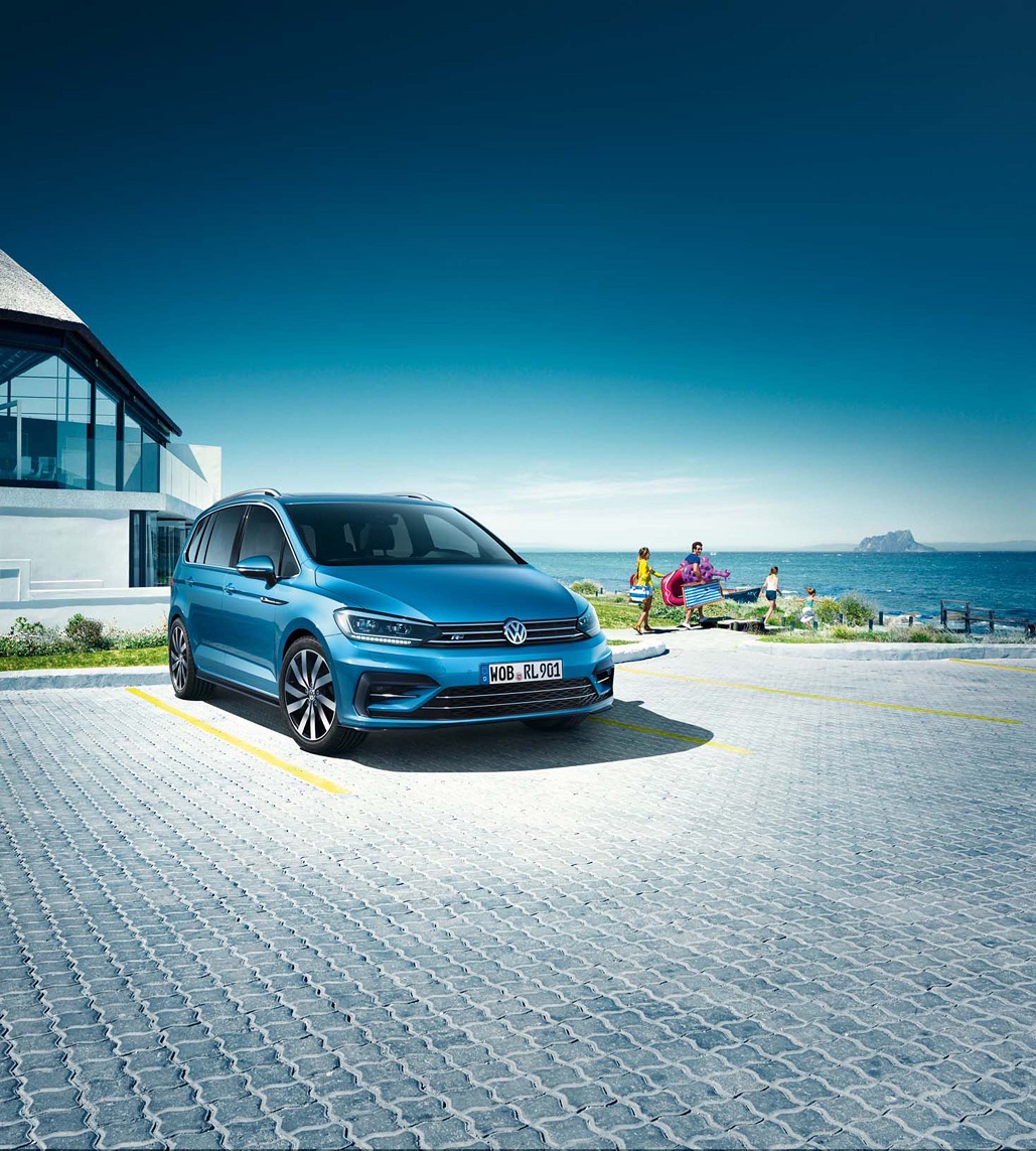 De Volkswagen Touran is nu ook leverbaar met R-Line-pakket.
