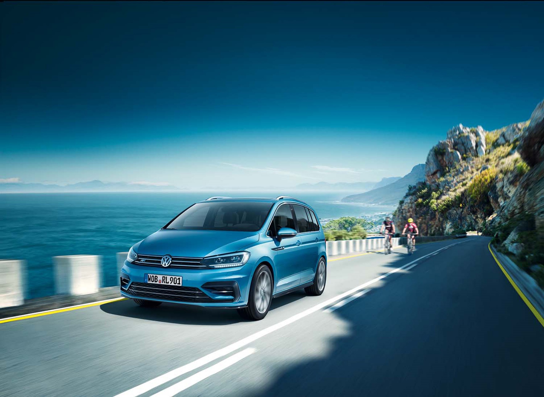 De Volkswagen Touran is nu ook leverbaar met R-Line-pakket.