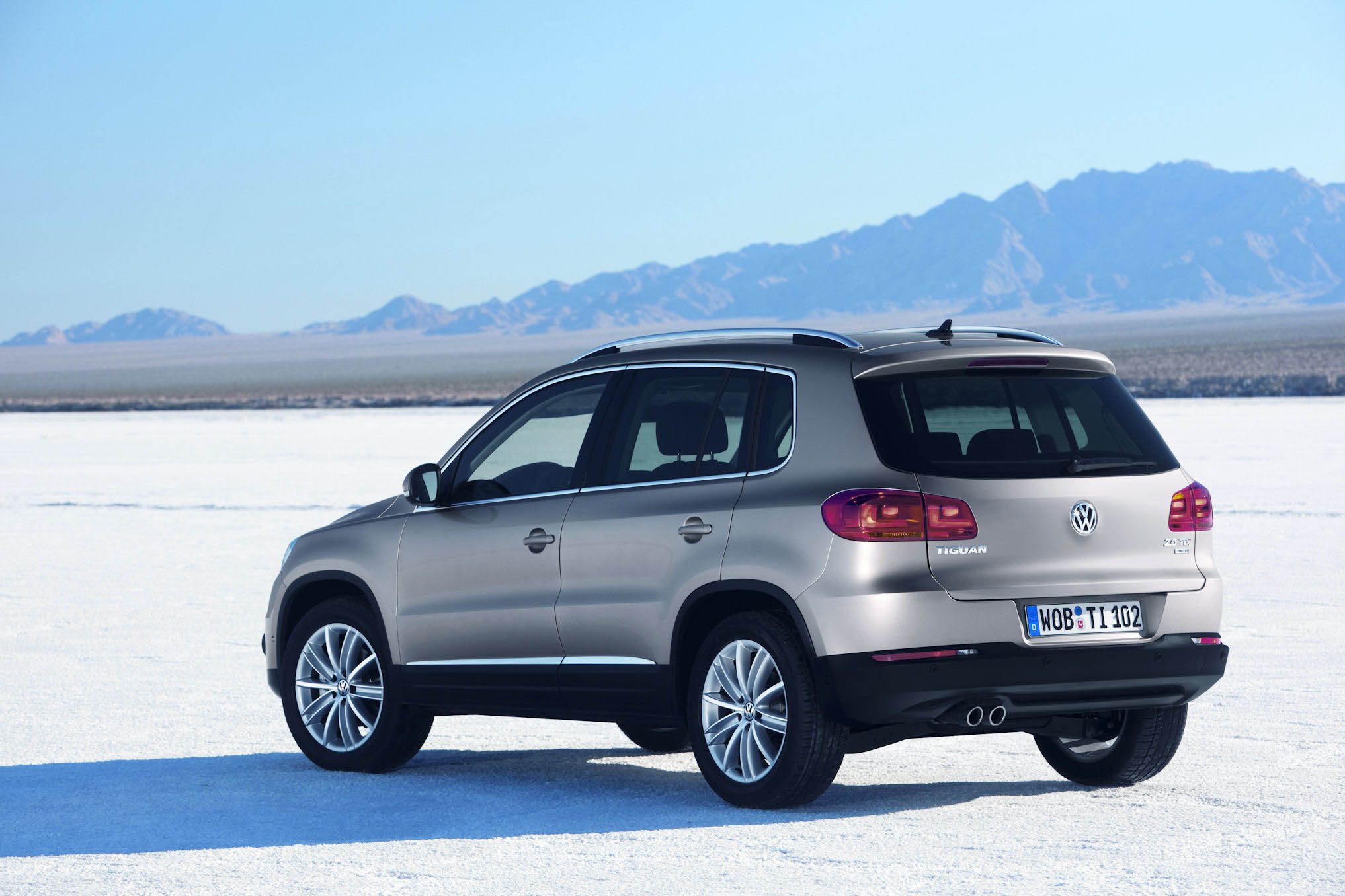 Volkswagen Tiguan standaarduitrusting uitgebreid met Executive-pakket, inclusief navigatie en parkeersensoren.