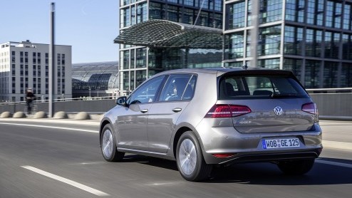 Test Volkswagen e-Golf. VW wil met de e-Golf vooral de mogelijkheden van het modulaire MQB-platform laten zien.