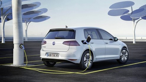 Volkswagen opent op 13 mei de orderboeken van de elektrische e-Golf. De prijslijst start bij 35.490 euro. Volkswagen komt echter ook met een zogeheten Easy Electric-abonnement, bekend van de Up.