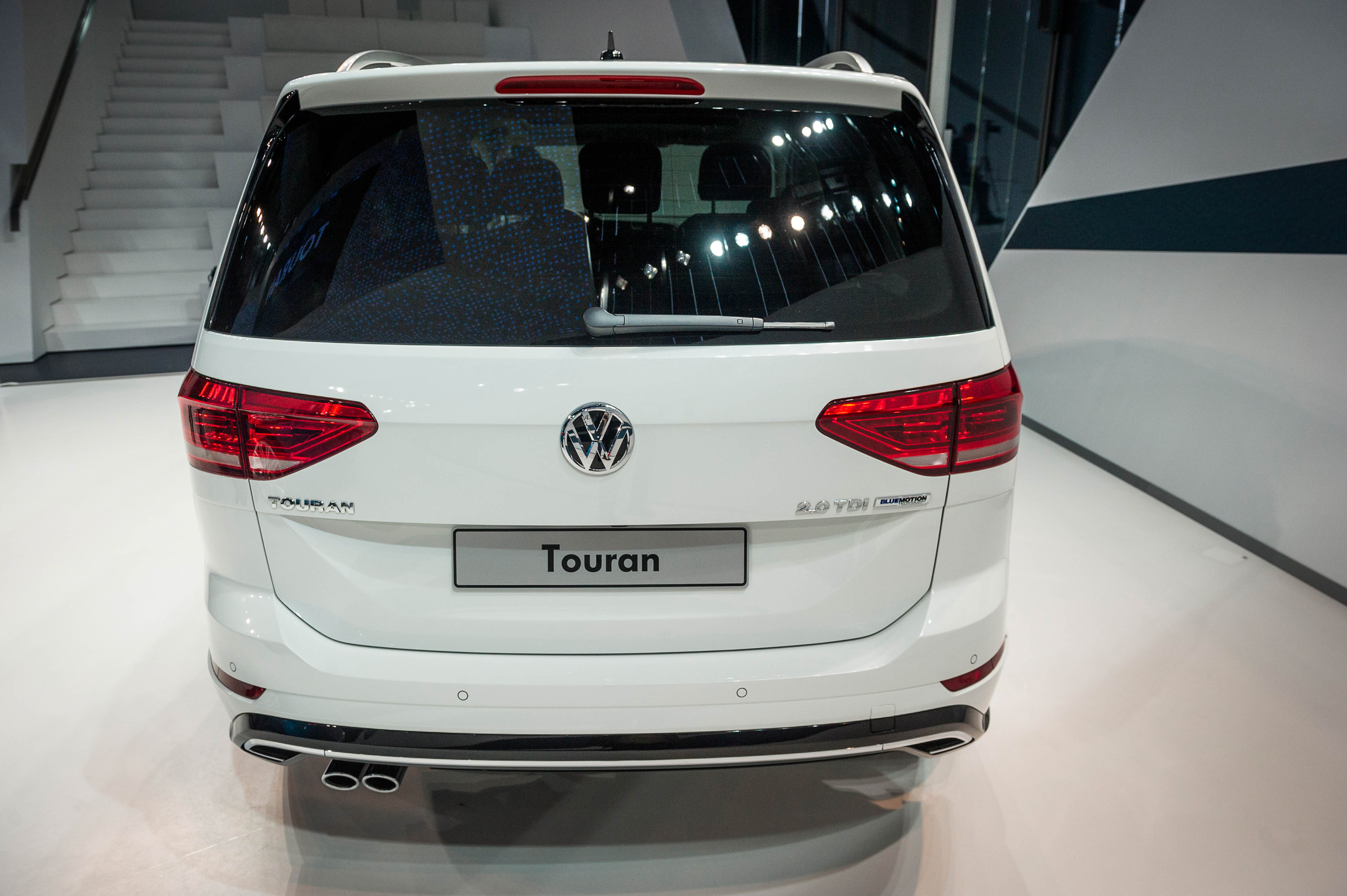 De nieuwe Volkswagen Touran staat vanaf september in de showroom en is er vanaf 28.890 euro.
