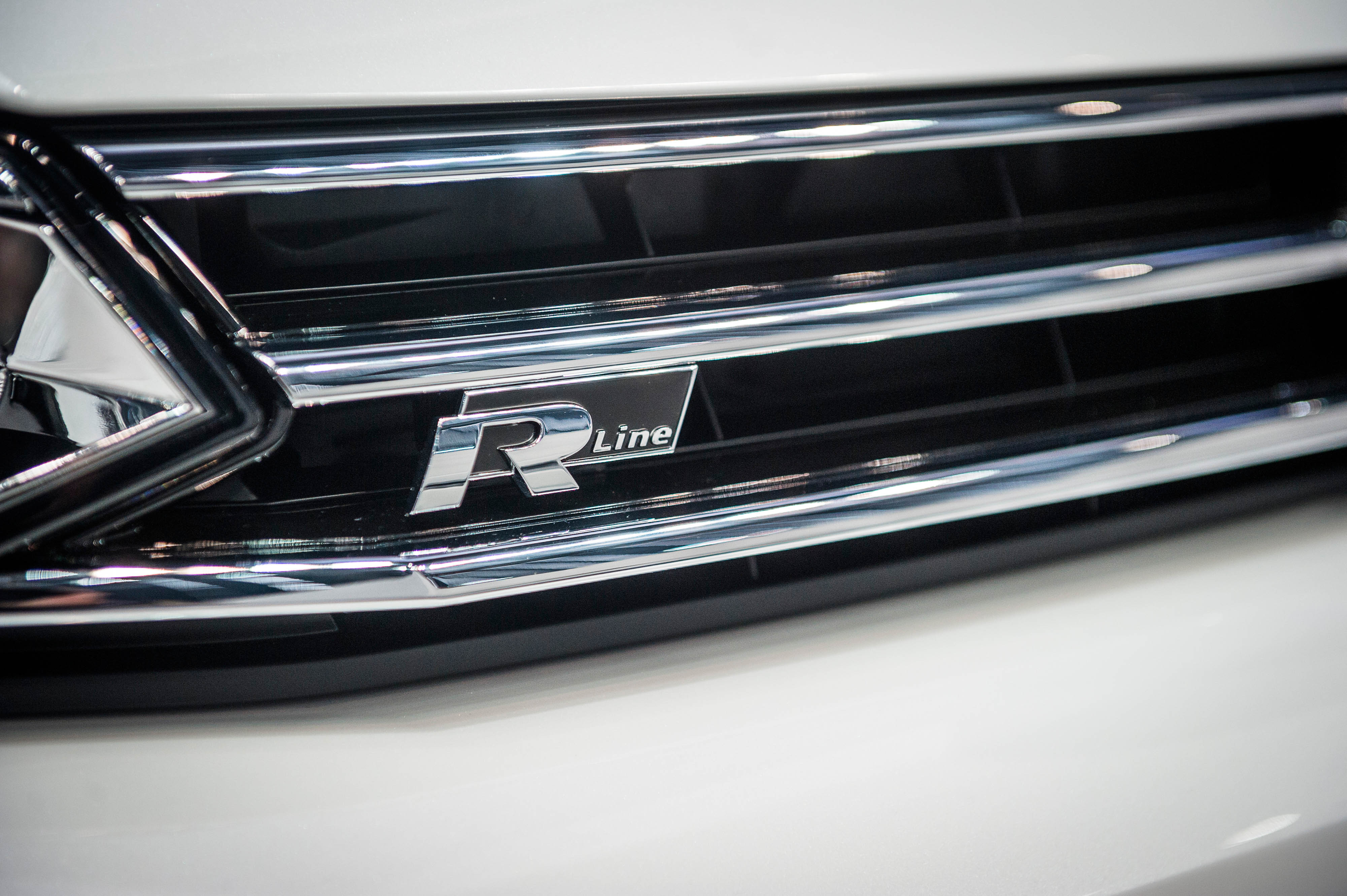 De nieuwe Volkswagen Touran staat vanaf september in de showroom en is er vanaf 28.890 euro.