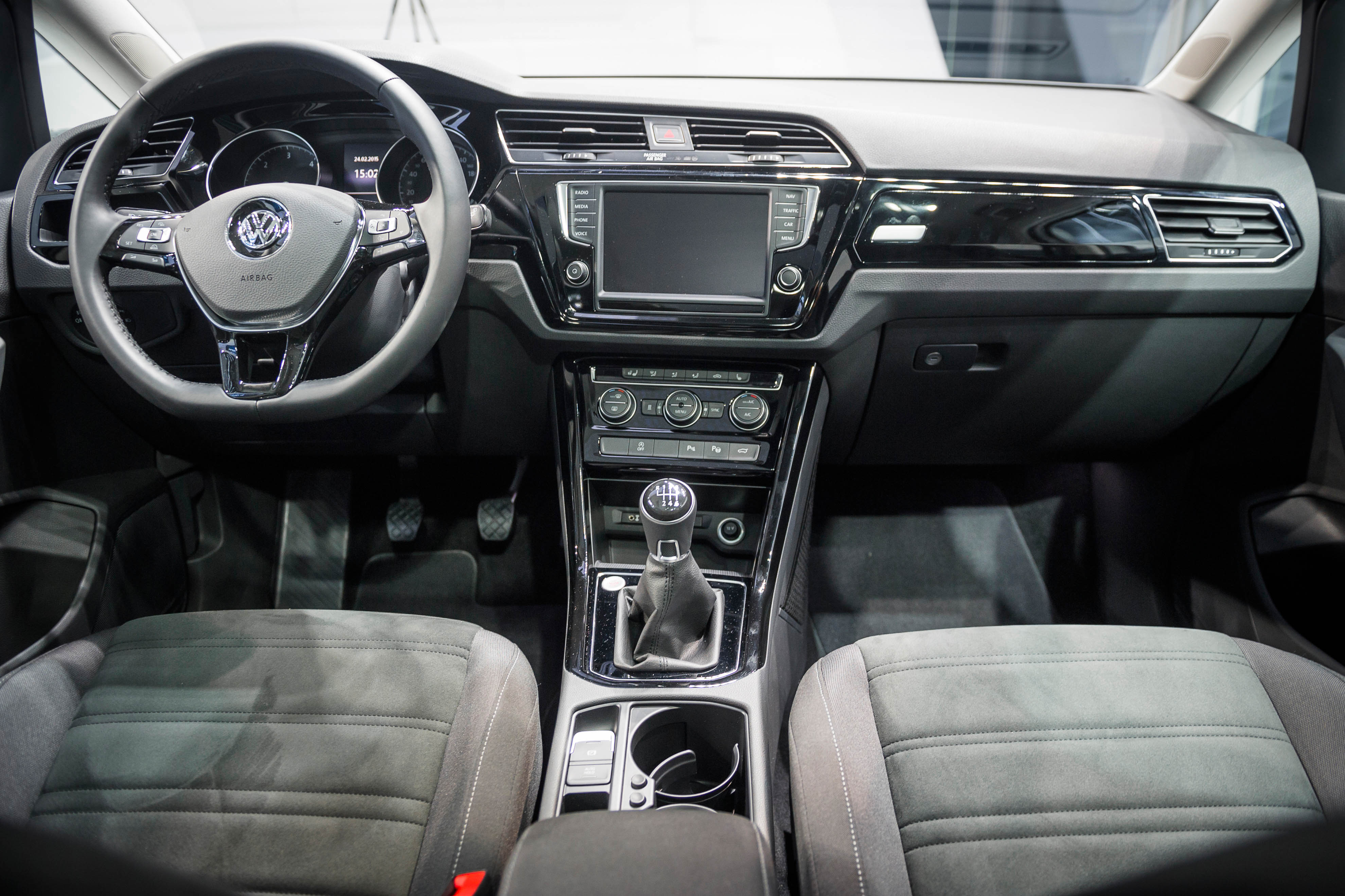 De nieuwe Volkswagen Touran staat vanaf september in de showroom en is er vanaf 28.890 euro.