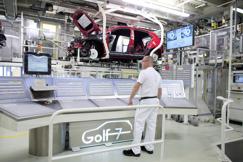 Volkswagen legt de productie van de Golf tijdelijk stil vanwege een juridisch conflict met twee toeleveranciers.