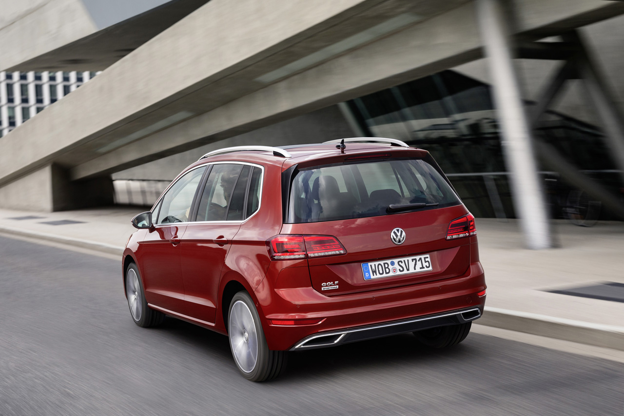 De vernieuwde Volkswagen Golf Sportsvan staat vanaf nu bij de dealer.