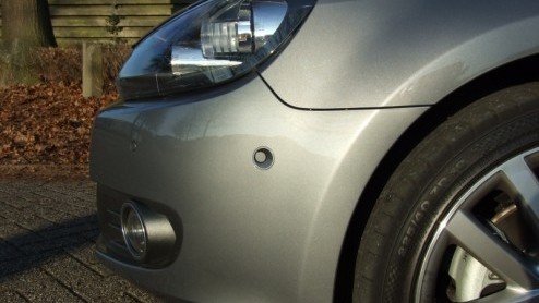 Volkswagen komt alweer met de zesde generatie van zijn succesnummer, de Golf. Net zoals de voorgaande edities wijzigt de fabrikant het uiterlijk slechts minimaal. Althans, zo op het eerste gezicht. Vo