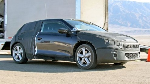 Het was alweer een tijd stil rond de nieuwe coup van Volkswagen, de Scirocco. Maar dat hij er gaat komen wordt nu toch wel duidelijk gemaakt. Volkswagen is er druk mee aan het testen.