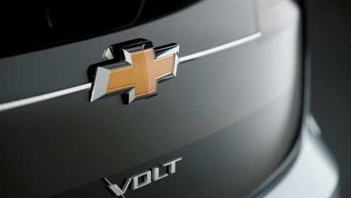 General Motors presenteert het productiemodel van de Chevrolet Volt, waarmee ruim 60 kilometer emissievrij kan worden gereden. Het concern noemt de onthulling een nieuw tijdperk. Toch moeten we nog we