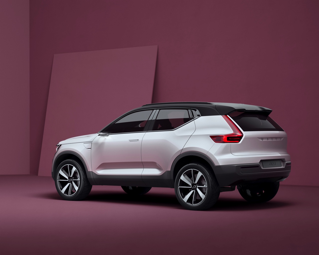 Volvo presenteert 40.1 en 40.2 Concept Cars als voorbode van de nieuwe 40 modelserie, met onder meer een S40, V40 en XC40.