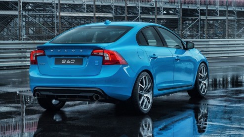 Ben je in de markt voor een S60 of V60 Polestar, dan kun je een aardige zak met geld achterlaten bij de dealer. Het topmodel is 20 mille duurder dan een T6 AWD. Daarvoor krijg je wel meer power en lux